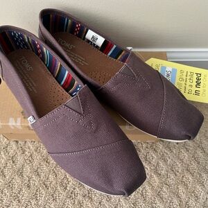 Women’s Toms Canvas shoe